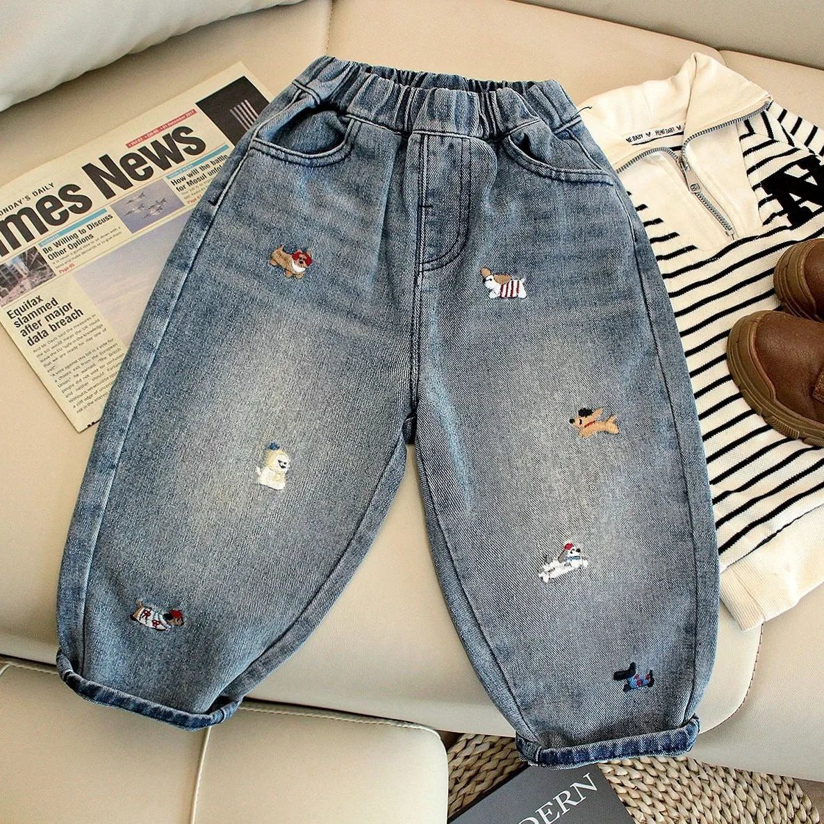 2025 Autumn Kids Pants Cartoon Embroidery Boys Loose Jeans Soft Casual Denim Trousers Children Outwear Girls Pants For 2-7 Years