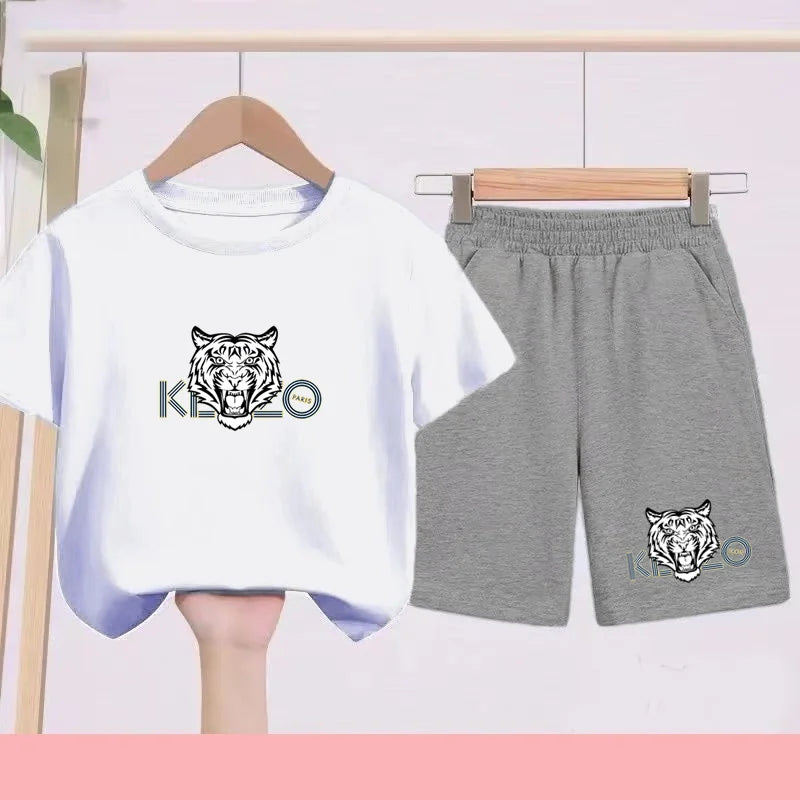 Children's Summer Black and White T-shirts Paired with Breathable and Quick-drying Sports Outfits - Suitable for Children3 to 13