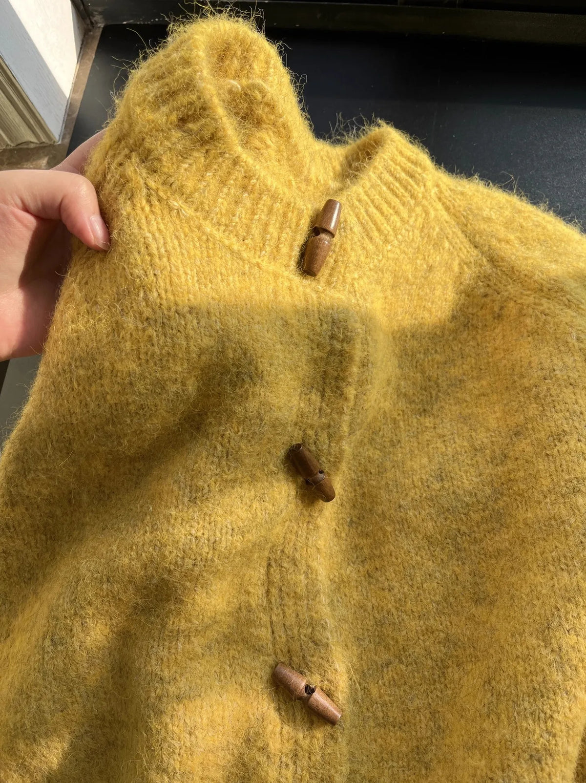 Knitted Sweater Design Sense Niche Age-reducing Yellow Sweater Cardigan Women's Autumn