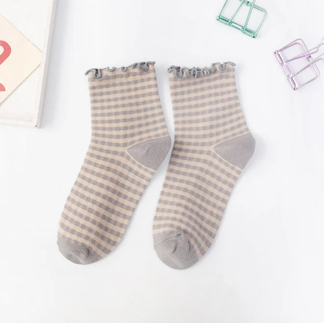 Women's Socks Autumn Checkered Retro Vintage Cotton Socks Crew Comfortable Color Fashion Sock Elastic Plaid Short Socks Woman Sox