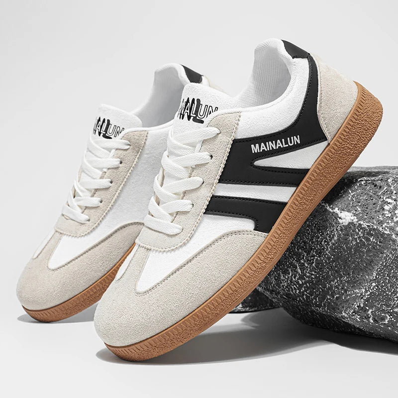 Men's casual sport shoes, suitable for spring and summer outfits, available in various sizes. Plus-size men's shoes, ideal for o