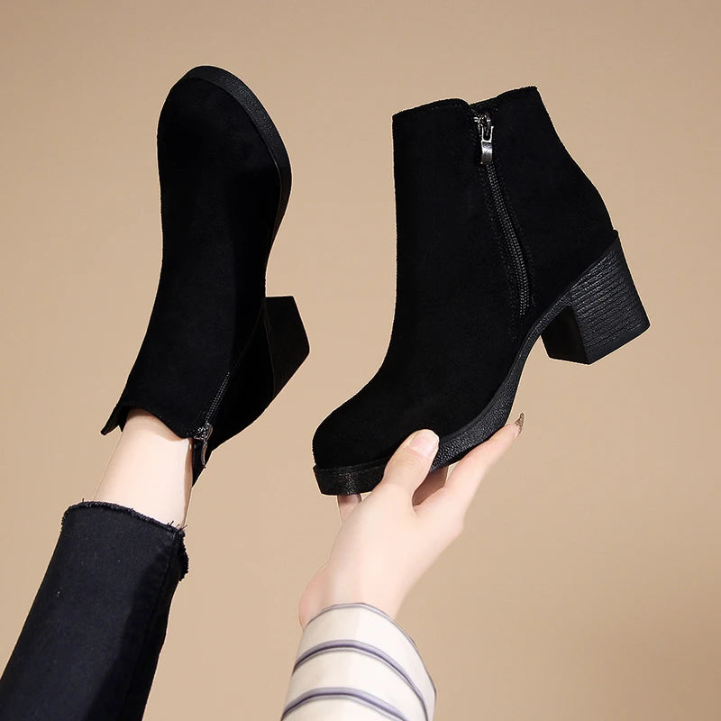 New style women's high-heeled ankle boots, elegant round toe, fashionable and versatile, warm winter fashion boots 2025
