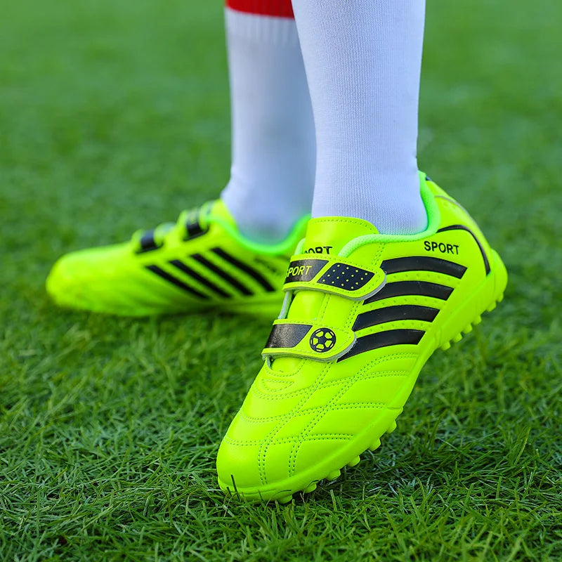 Hot Sale Children Soccer Shoes Sports Society Field Boy Football Shoes Futsal Fast Indoor Sneaker Cleats Football Boots Kids
