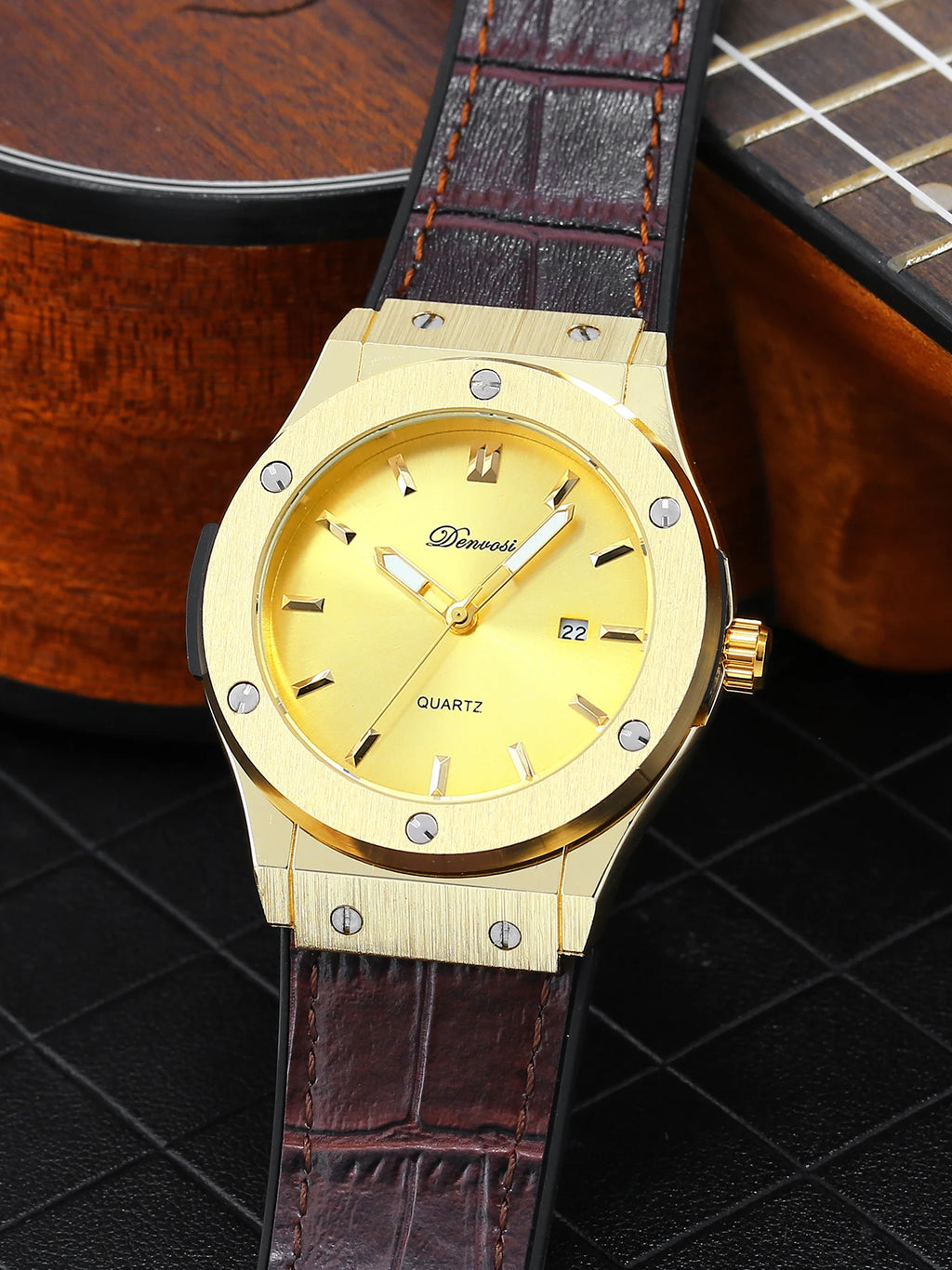 Men's Fashion Watch - Leather Strap, Minimalist Dial, Thoughtful Gift Designed for Business Professionals and Fashion Enthusiast