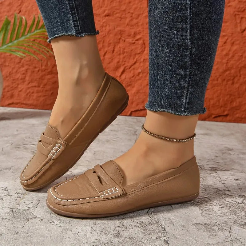 2025 New Women Shoes Flats Leather Moccasins Sneakers Woman Casual Shoes Slip-on Loafers Female Boat Shoes Big Size 44