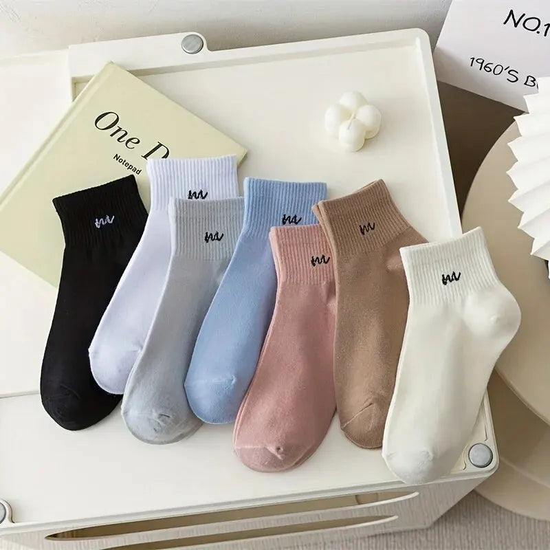 5 Pairs of Letter-Print Socks: Comfortable & Breathable, Short Sports Socks for Women, Soft and Versatile, Assorted Colors in Tr