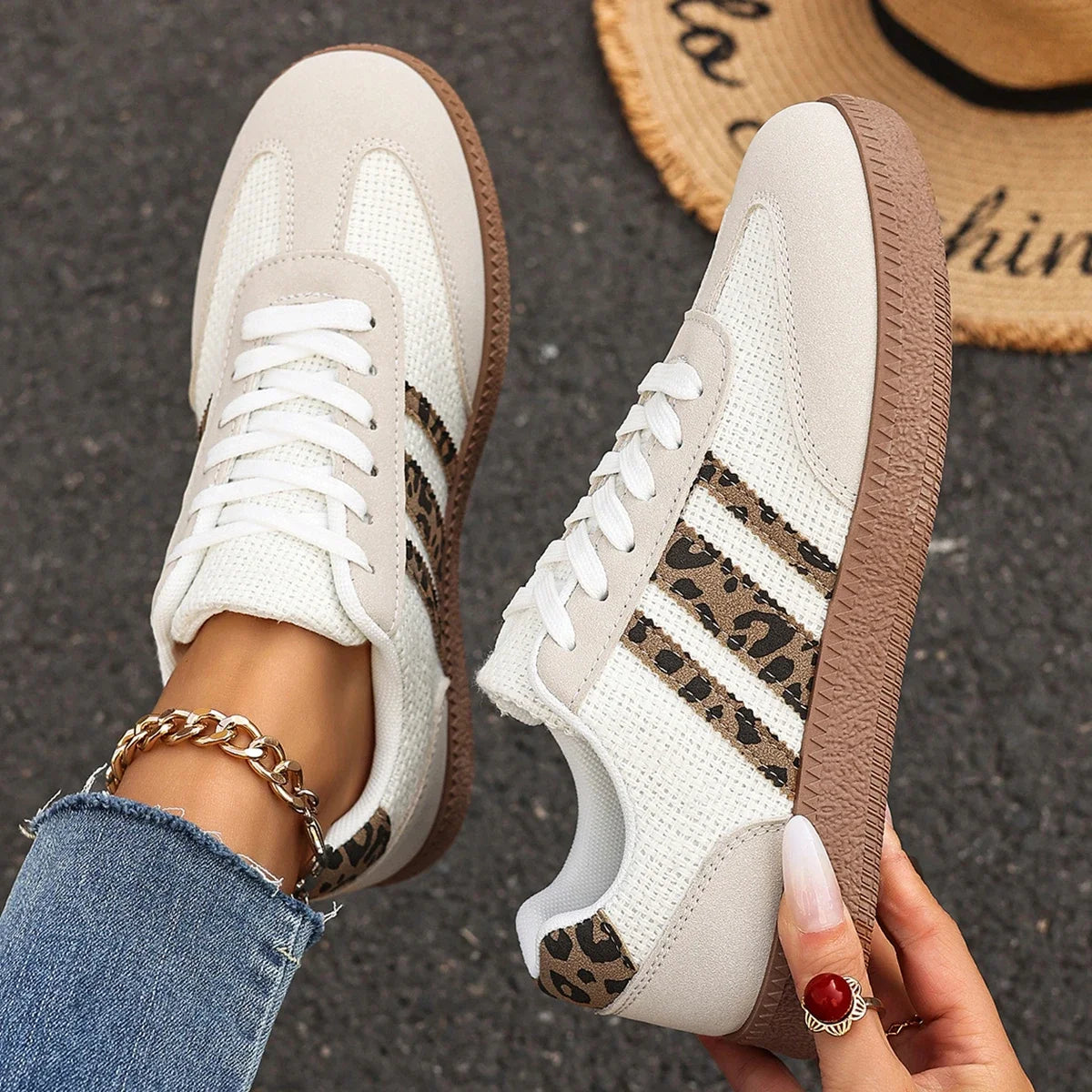 2025 New Women Sneakers Fashion Casual Flats Vulcanize Shoes Round Toe Lace Up Comfortable Flat Shoes for Women Zapatos De Mujer