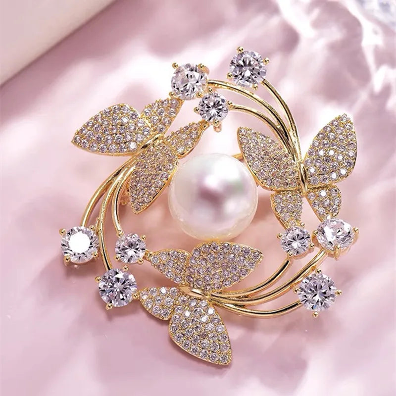 Elegant Women  Exquisite Fashion Crystal Pearl Flower Brooches Pins High-end Lady Rhinestone Suit Coat Accessories Jewelry
