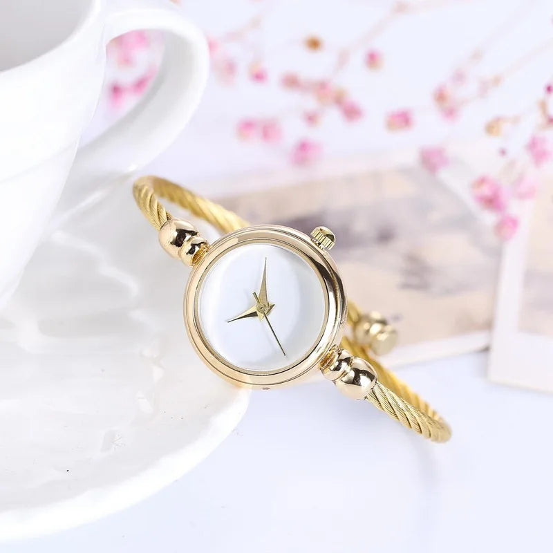 MAYZHISU Simple Women Watches Stainless Steel Retro Ladies Quartz Wristwatch Small Gold Bangle Bracelet Luxury Chain Watch