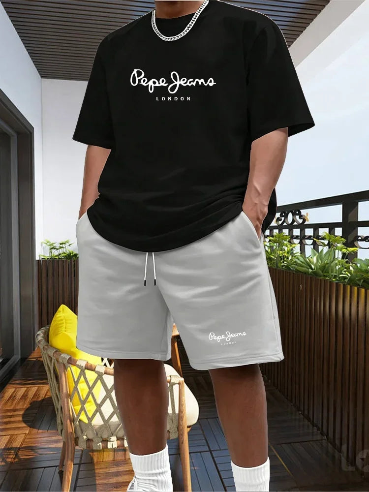 New Summer Fitness Sportswear for Men, Short-sleeved T-shirt and Shorts Two-piece Set, Breathable and Quick-drying Casual Wear.