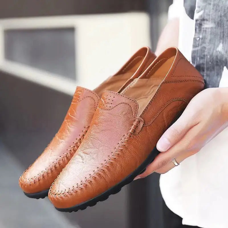 New 2026 Autumn Men's Leather Loafers Slip on Business Casual Leather Shoes Classic Soft Moccasins Hombre Breathable Flats Shoes