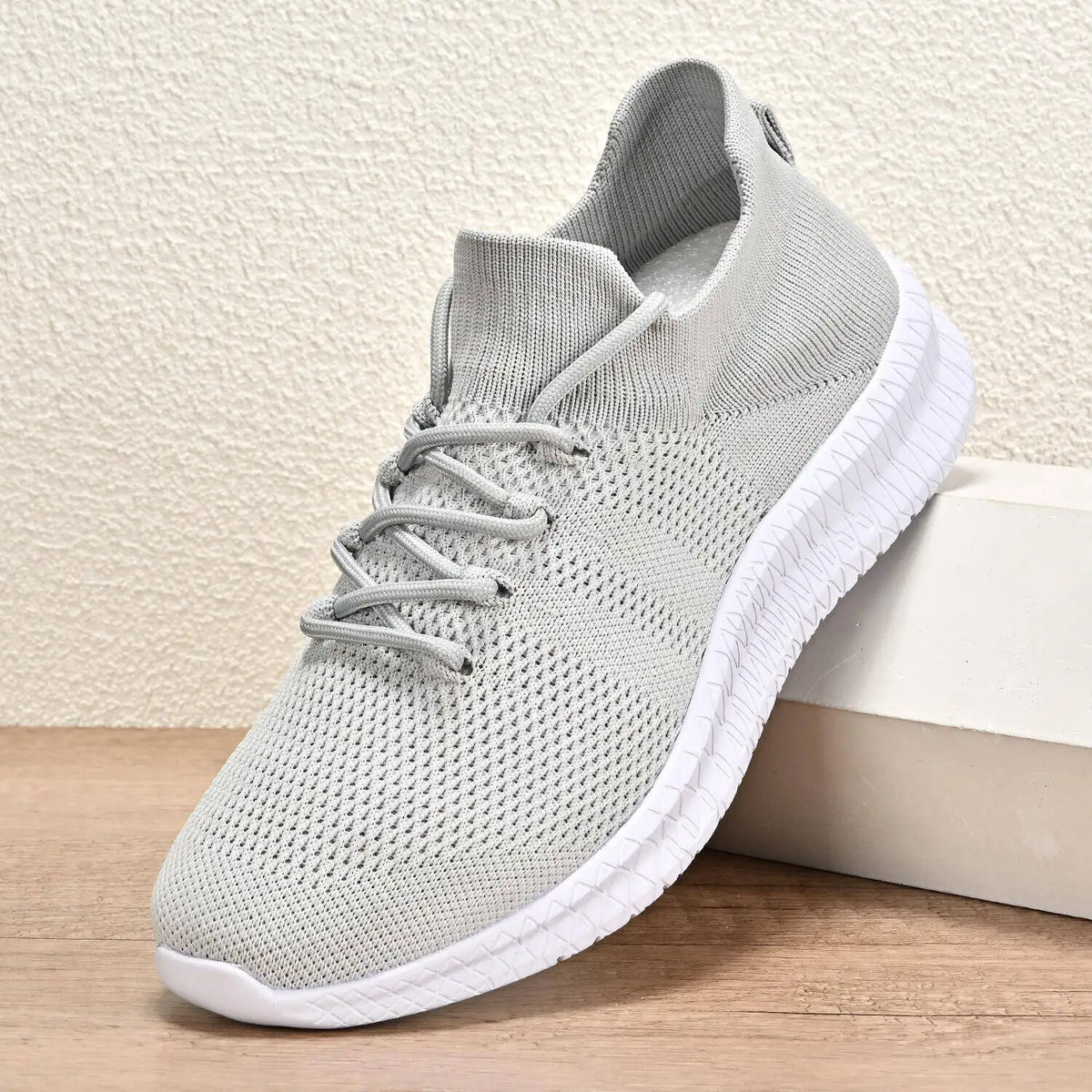 Sneakers Men Shoes Male Shoes Slip-on High Quality Men Fashion Mens Non-slip Shoes Breathable Soft Soled Shoe Non-slip 39-48
