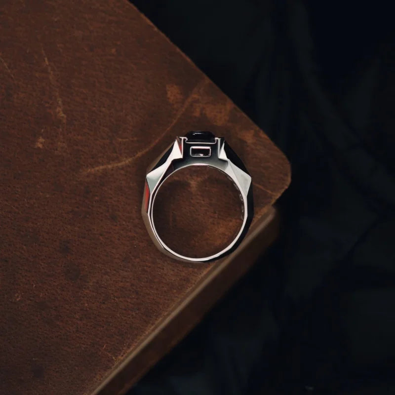 Silver glossy dazzling dark shiny metal inlaid black gemstones mens rings classic and handsome attending banquet jewelry