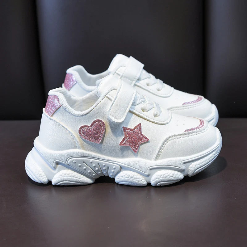 Little Kids Sports Shoes for Toddlers Girls Cute Classic White Sneakers with Heart Star Decoration Children Casual Shoes Soft