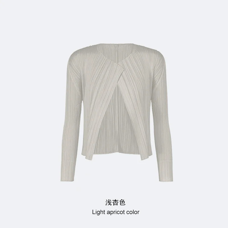 Qingbei Women's Slim Fit Short Outerwear Folded Sun Protection Light Design Fashionable Air Conditioning Cardigan Polyester L...