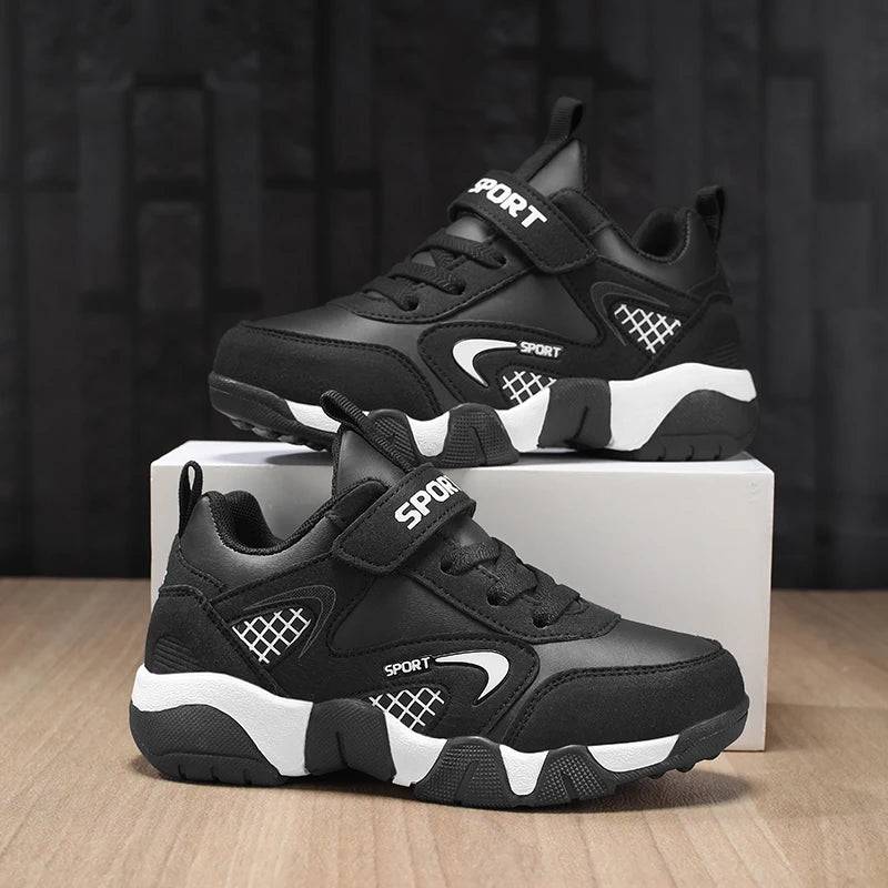 A pair of children's leather sports shoes for all seasons, breathable, comfortable and soft casual shoes, 28-39，FED-8877