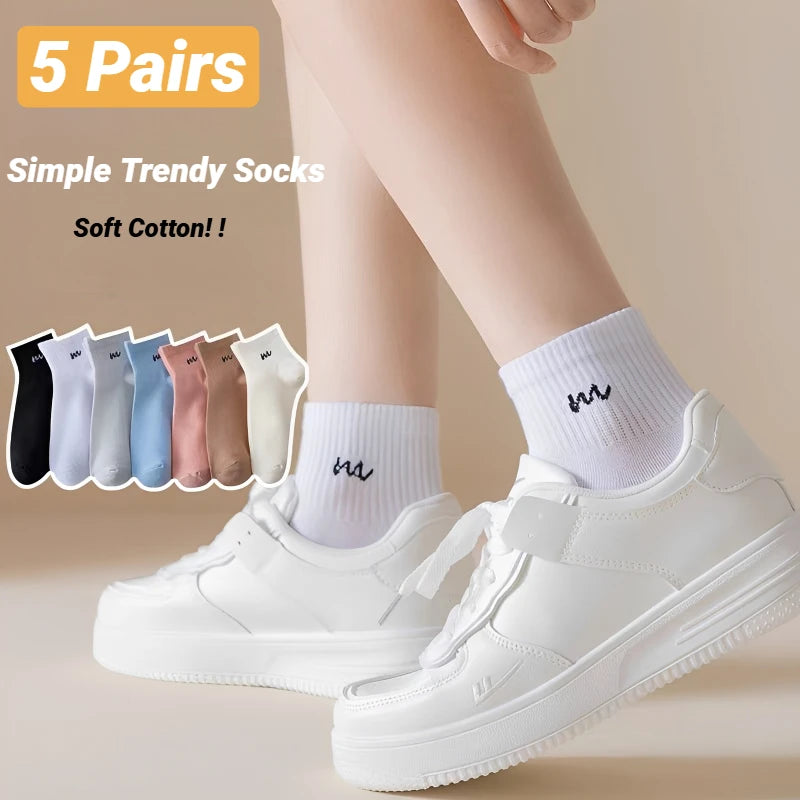 5 Pairs of Letter-Print Socks: Comfortable & Breathable, Short Sports Socks for Women, Soft and Versatile, Assorted Colors in Tr