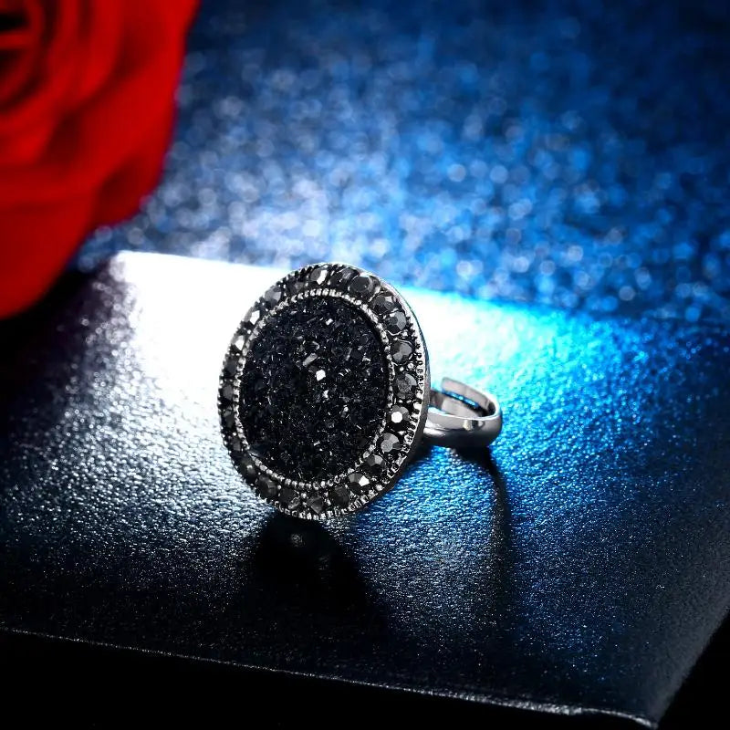1. Women's Black Alloy Jewelry Set Round Crushed Stones Stylish Design for Wedding Party Birthday Gift for Girls
2. 1 Set Black