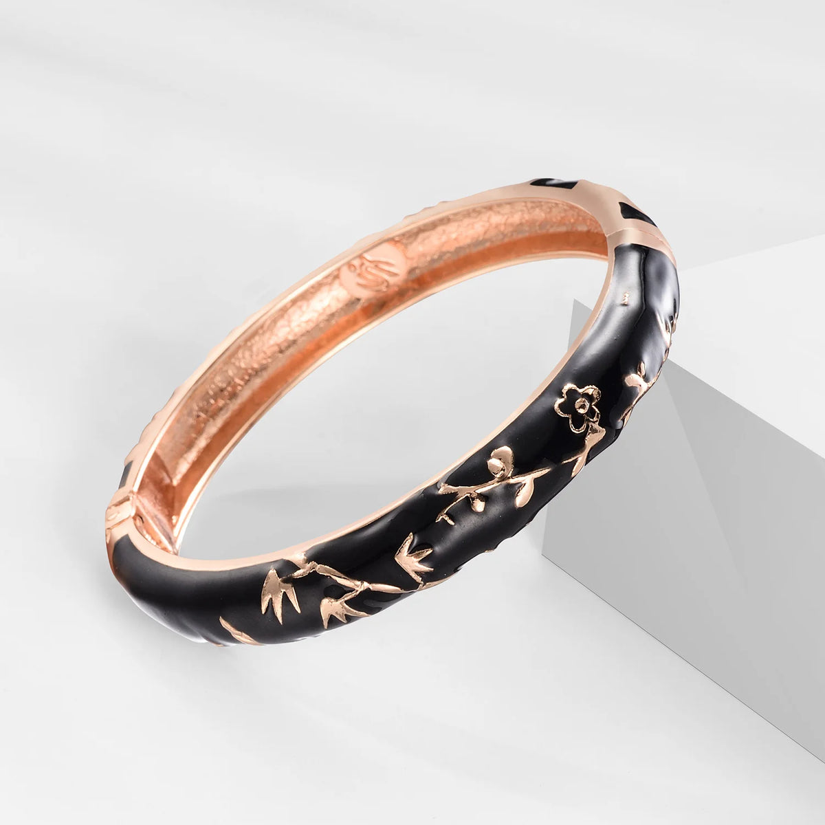 Black Bracelets For Women Alloy Bangles Enamel Women's Bracelet Cloisonne Bangle On Hand Trendy India African Jewelry Hawaiian