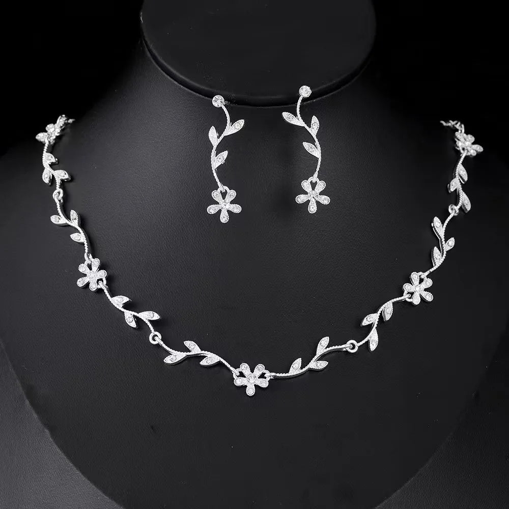 Women's 4-Piece Flower Set Necklace Earrings And Bracelet Wedding Party Accessory