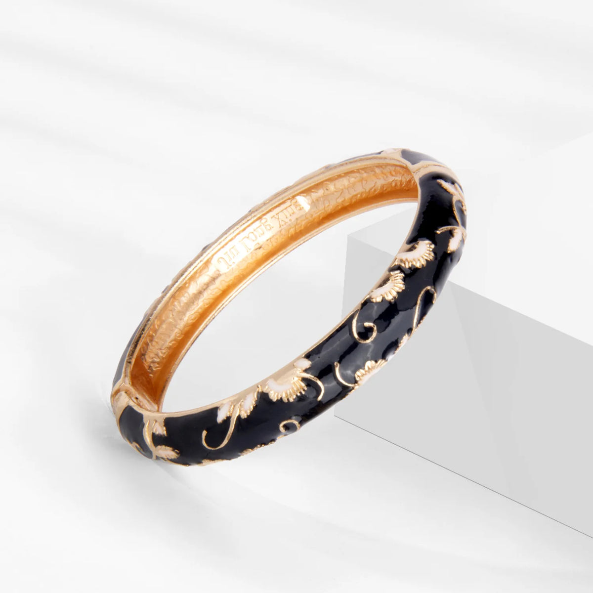 Black Bracelets For Women Alloy Bangles Enamel Women's Bracelet Cloisonne Bangle On Hand Trendy India African Jewelry Hawaiian