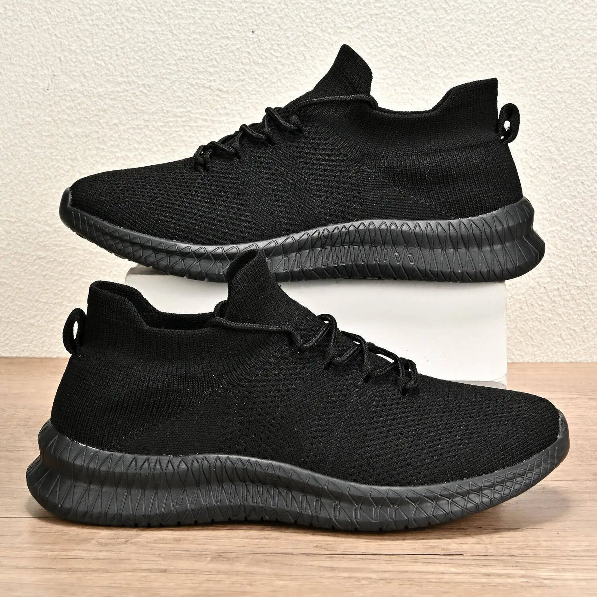 Sneakers Men Shoes Male Shoes Slip-on High Quality Men Fashion Mens Non-slip Shoes Breathable Soft Soled Shoe Non-slip 39-48