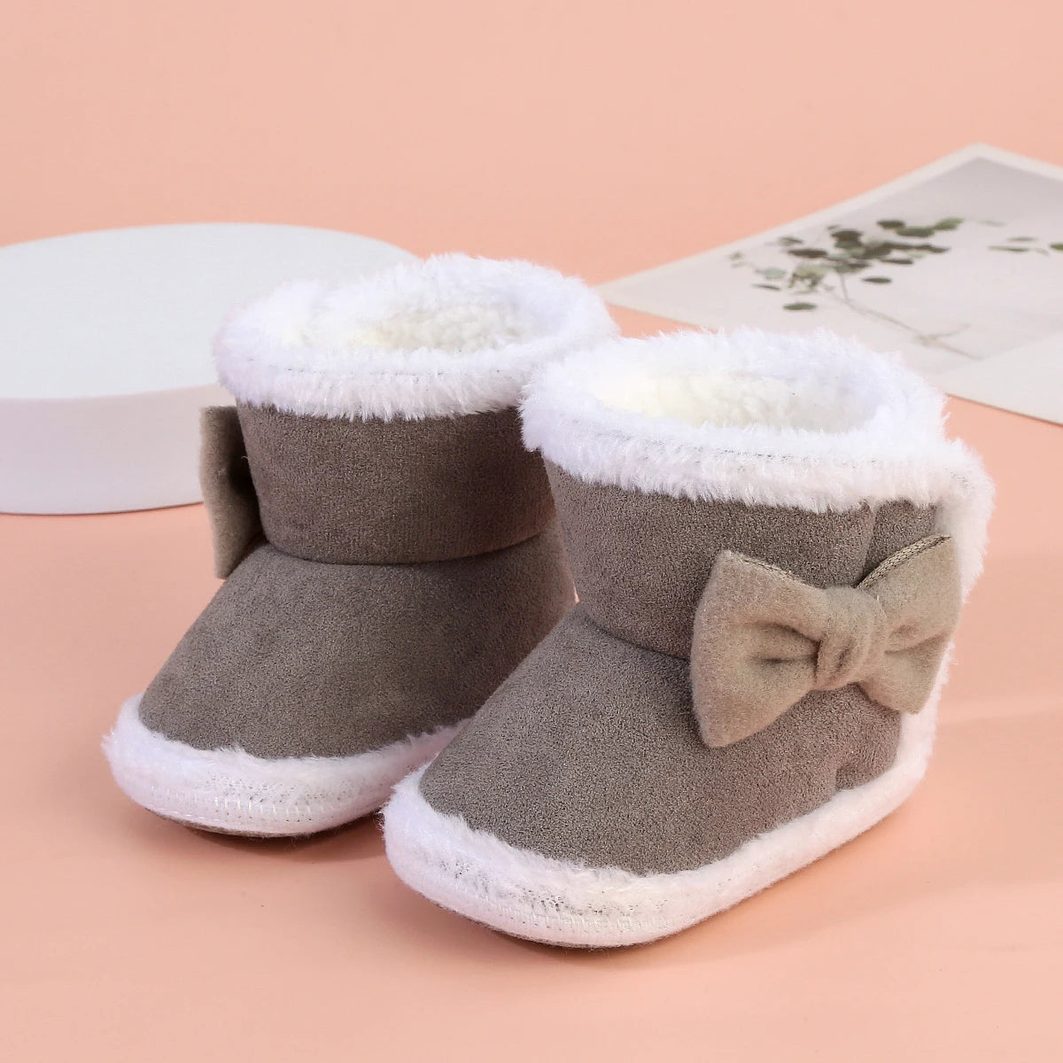 Baby Non-Slip Toddler Boots, Cute Bows, Soft Flat Shoes for Infants, Suitable for Indoor Holiday Parties and Gatherings.
