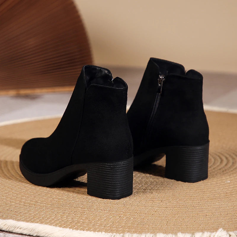 New style women's high-heeled ankle boots, elegant round toe, fashionable and versatile, warm winter fashion boots 2025
