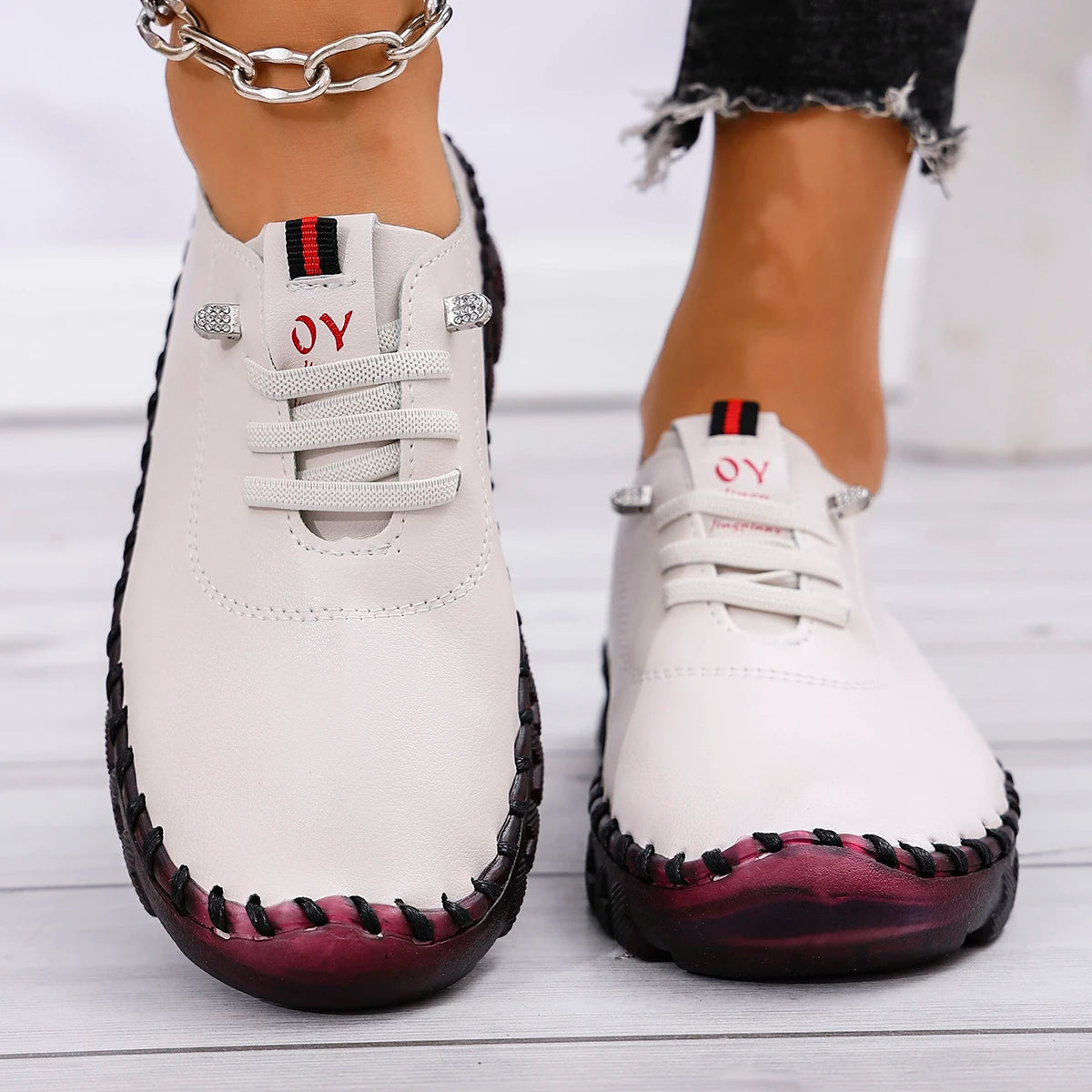 Women Sneakers Lightweight Comfortable Sneakers Women Large Size Soft Leather Sports Shoes Women 2025 New Flat Running Shoes