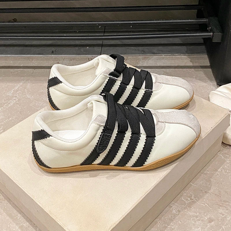 Women's Tennis Sneakers Summer Outdoor Training Shoes Skate Shoes Flat Casual Shoes Fashionable Women's Lace-Up Vulcanized Shoes