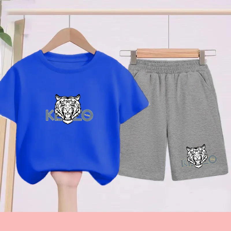 Children's Summer Black and White T-shirts Paired with Breathable and Quick-drying Sports Outfits - Suitable for Children3 to 13