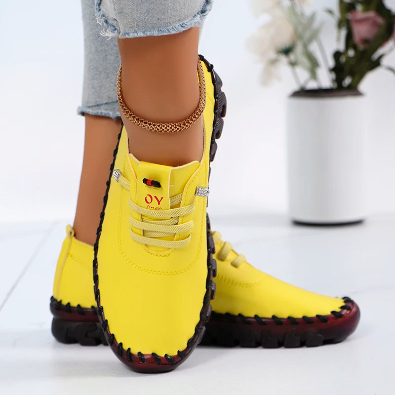 Women Sneakers Lightweight Comfortable Sneakers Women Large Size Soft Leather Sports Shoes Women 2025 New Flat Running Shoes