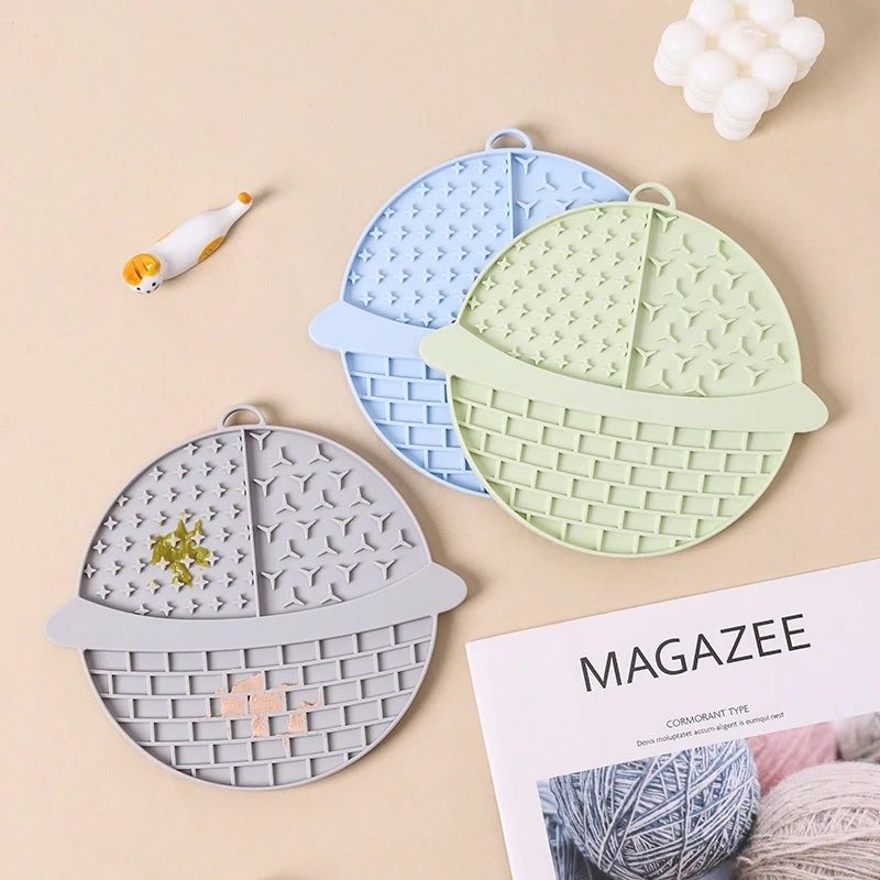 Pet silicone licking mat cat and dog food bowl licking slow feeder pet tableware silicone slow feeder dog bowl cat treat mat