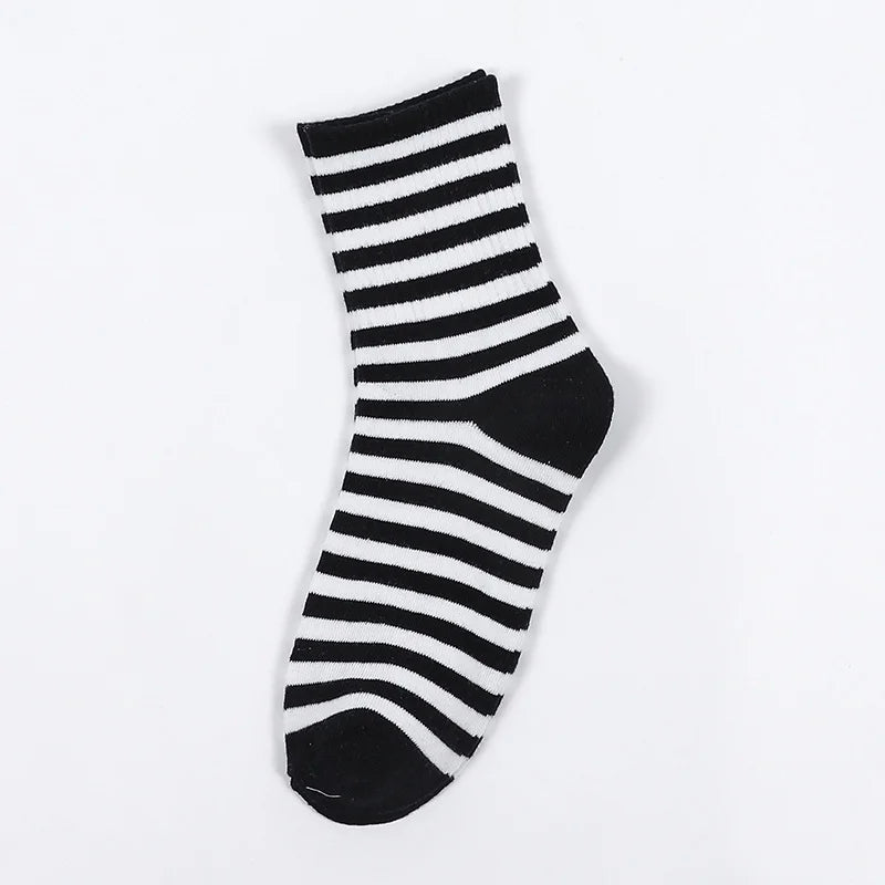 Cute Cow Print Socks for Women White Black Funny Cartoon Animals Sock Girls on Sale Fashion Casual Streetwear Skateboard