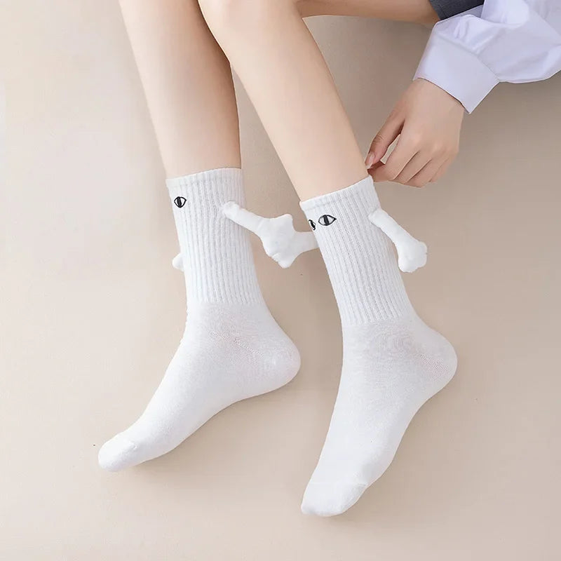 2 Pairs Women Fashion Funny Socks Creative Magnetic Attraction Hands Black White Cartoon Eyes Couples Socks