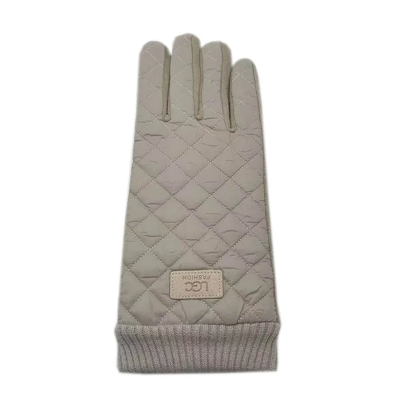 The new fashionable touch screen gloves for women in winter are stylish for driving, keep warm and are windproof when skiing. Th