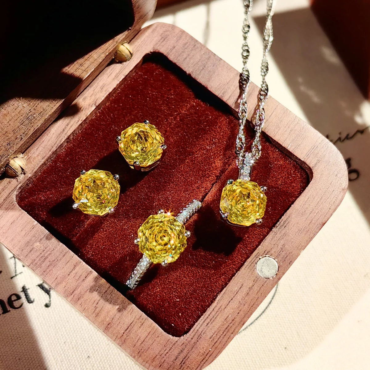 925 Sterling Silver Women Rings Necklaces Earrings Pendants Inlaid Colorful Diamonds Yellow Diamonds Jewelry