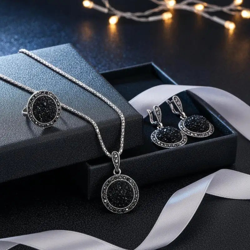 1. Women's Black Alloy Jewelry Set Round Crushed Stones Stylish Design for Wedding Party Birthday Gift for Girls
2. 1 Set Black