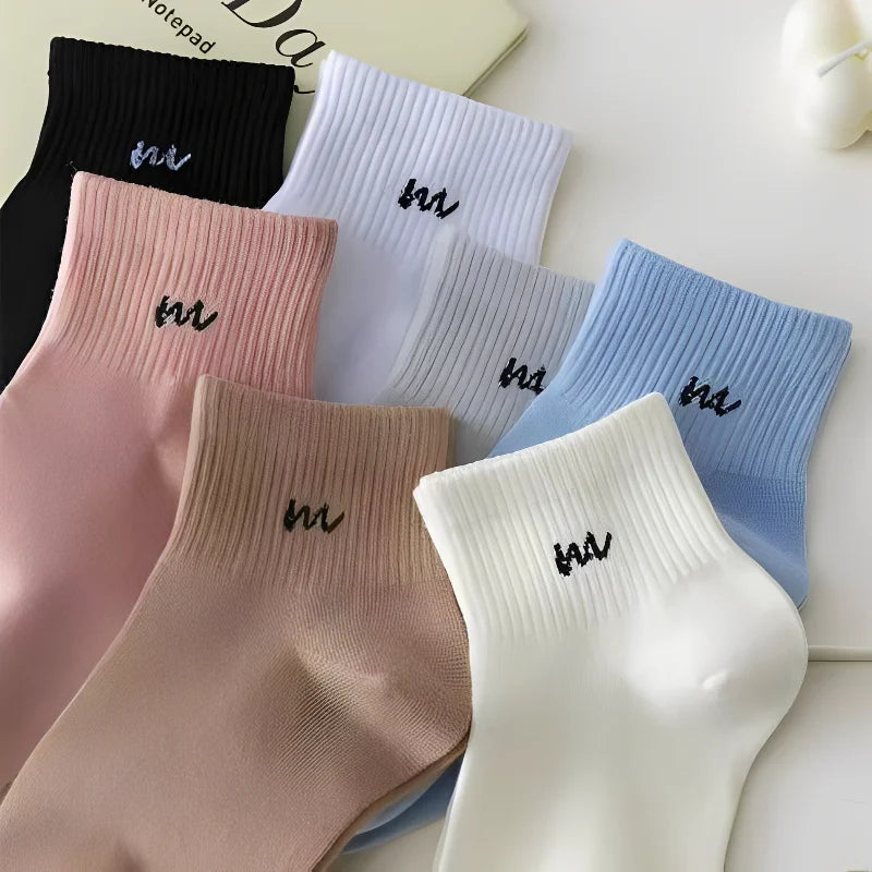 5 Pairs of Letter-Print Socks: Comfortable & Breathable, Short Sports Socks for Women, Soft and Versatile, Assorted Colors in Tr