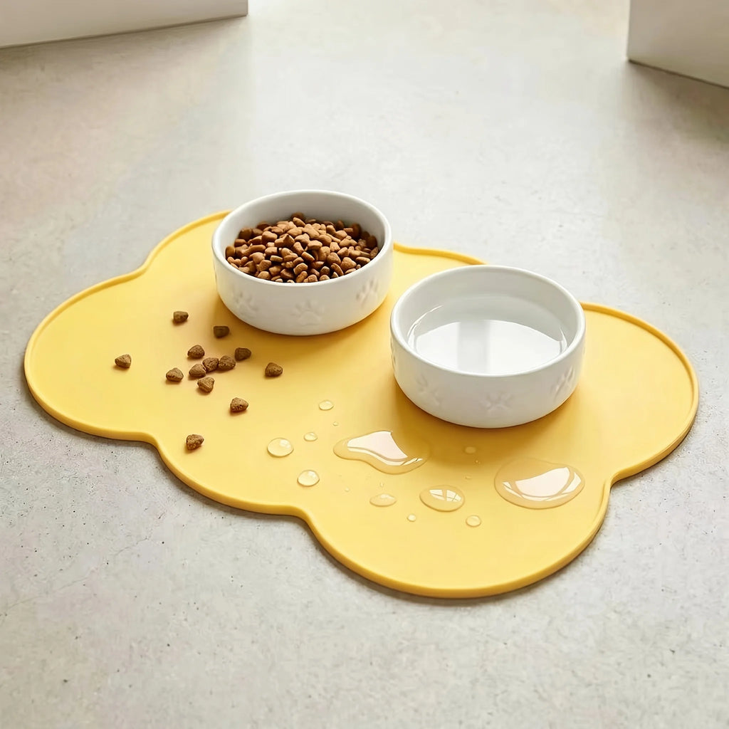 Silicone Pet Feeding Mat, Leak-Proof and Non-Slip Feeding Mat for Dogs and Cats, Oval Bowl Mat