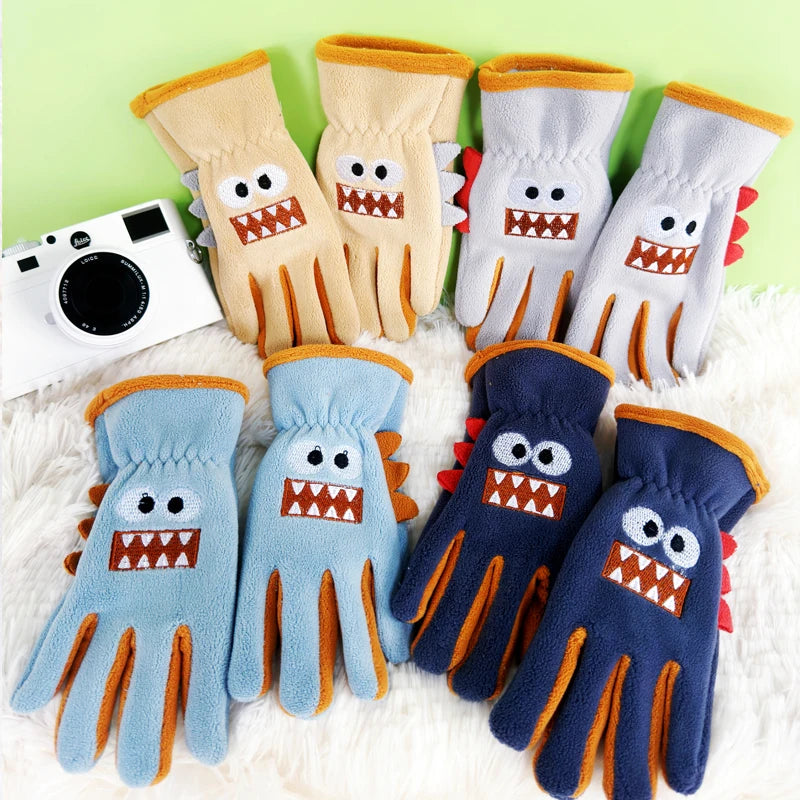 Children's warm gloves for boys, students and kids, suitable for winter cycling and outdoor activities. Fleece-lined and made of
