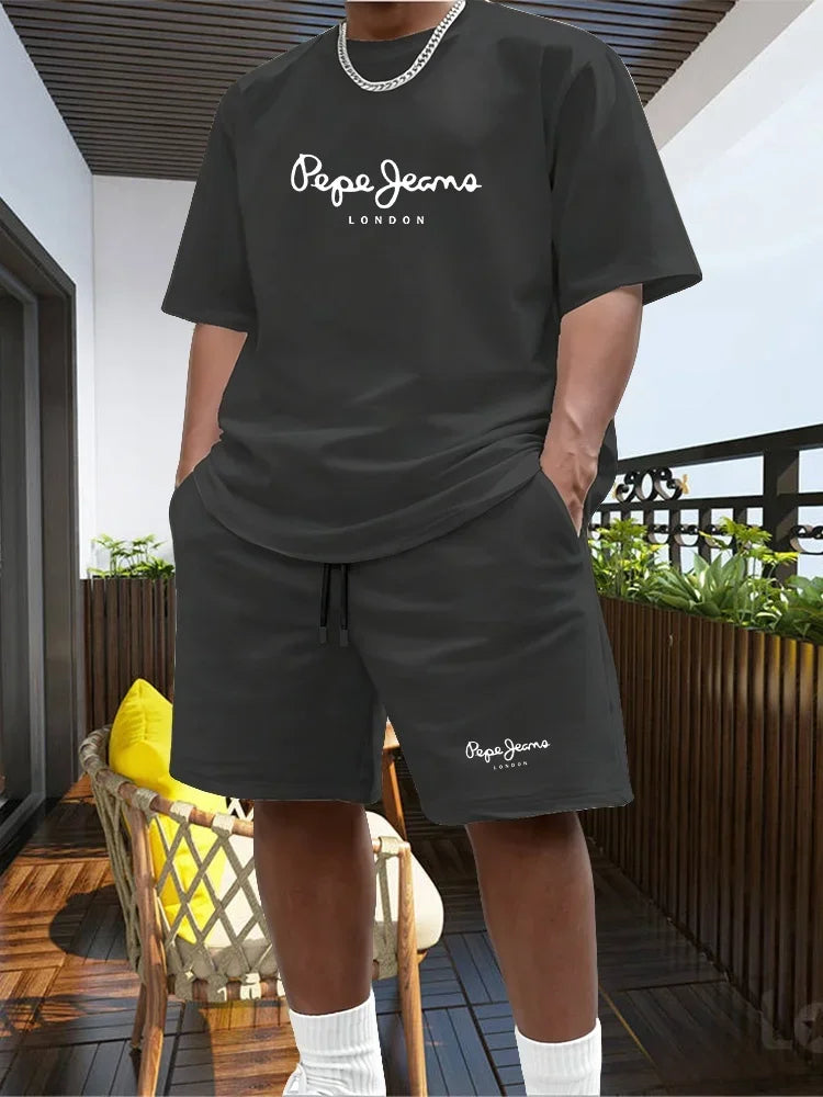 New Summer Fitness Sportswear for Men, Short-sleeved T-shirt and Shorts Two-piece Set, Breathable and Quick-drying Casual Wear.