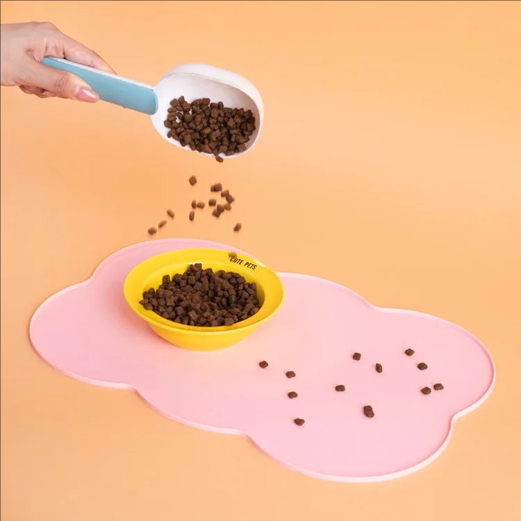 Silicone Pet Feeding Mat, Leak-Proof and Non-Slip Feeding Mat for Dogs and Cats, Oval Bowl Mat