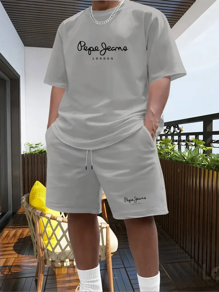 New Summer Fitness Sportswear for Men, Short-sleeved T-shirt and Shorts Two-piece Set, Breathable and Quick-drying Casual Wear.