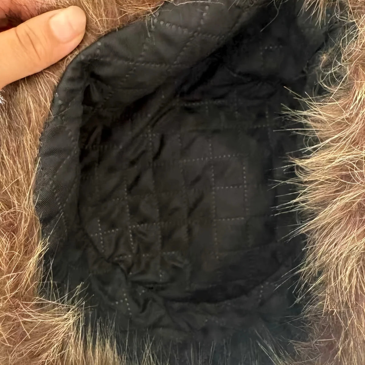 A Winter Hat for Women Made of Comfortable Faux Fur with Raccoon Tail - Thick and Warm Polyester Fiber, Perfect for Daily Wear and Outdoor Activities. Autumn and Winter Warm Hat