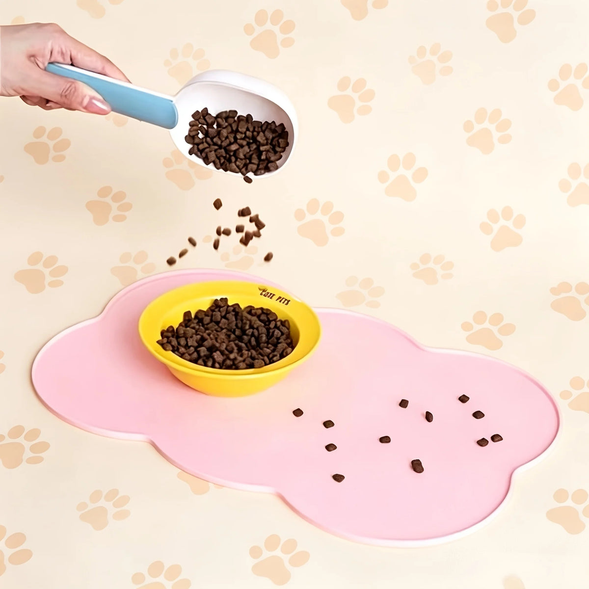 Silicone Pet Feeding Mat, Leak-Proof and Non-Slip Feeding Mat for Dogs and Cats, Oval Bowl Mat