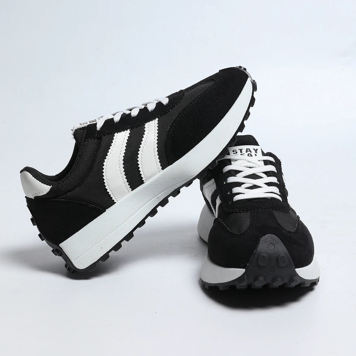 Women Sneakers 2026 New Spring Autumn Brand Vulcanize Shoes Casual Footwear Light Flat Breathable Shoes Women Zapatos De Mujer