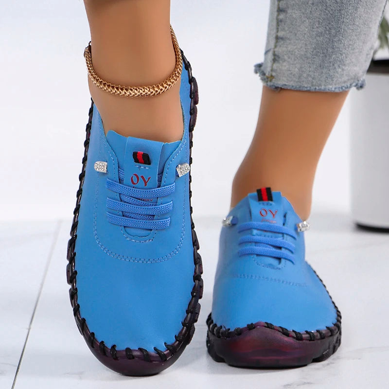 Women Sneakers Lightweight Comfortable Sneakers Women Large Size Soft Leather Sports Shoes Women 2025 New Flat Running Shoes