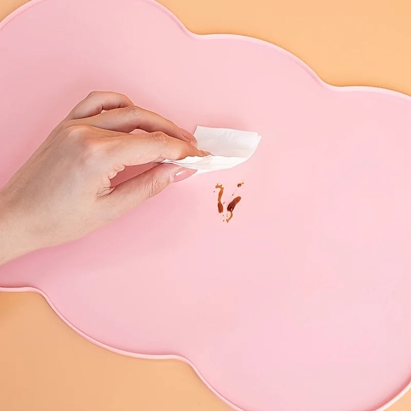 Silicone Pet Feeding Mat, Leak-Proof and Non-Slip Feeding Mat for Dogs and Cats, Oval Bowl Mat