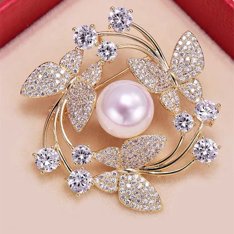 Elegant Women  Exquisite Fashion Crystal Pearl Flower Brooches Pins High-end Lady Rhinestone Suit Coat Accessories Jewelry